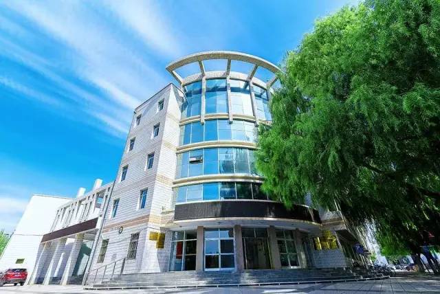 {捕魚機}(内蒙古师范大学青年政治学院)